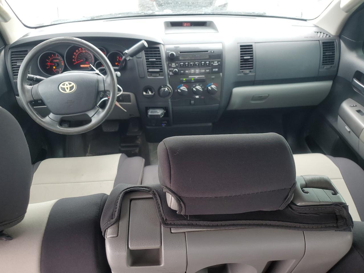 2011 TOYOTA TUNDRA