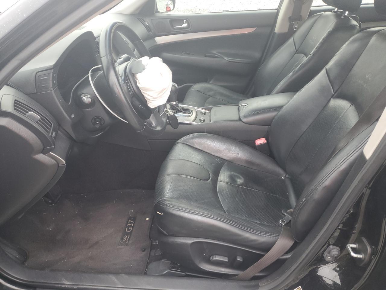 2013 INFINITI G37