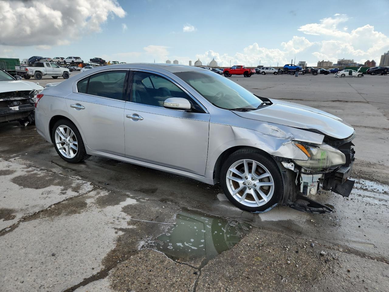 2010 NISSAN Maxima
