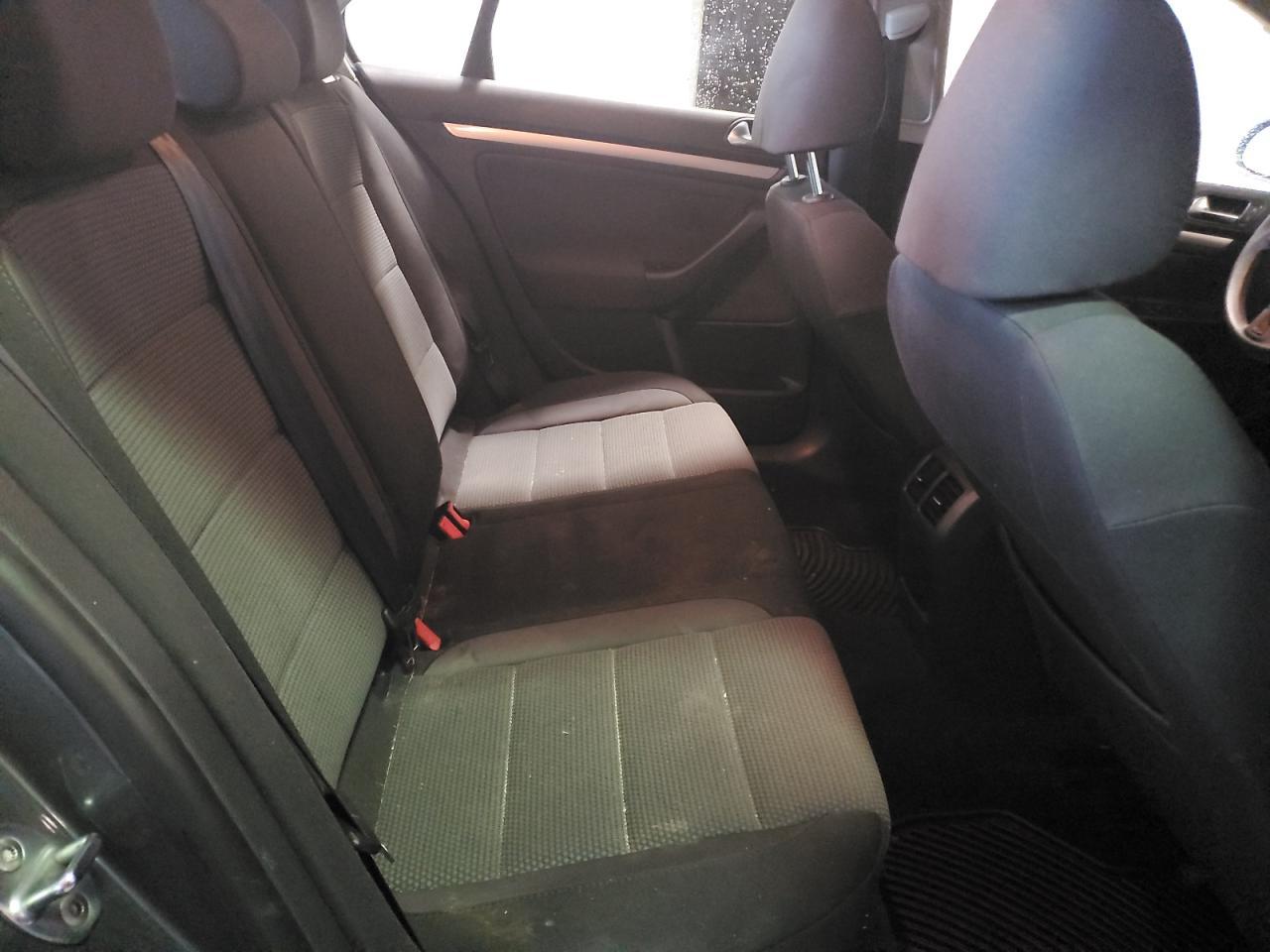 2010 VOLKSWAGEN JETTA