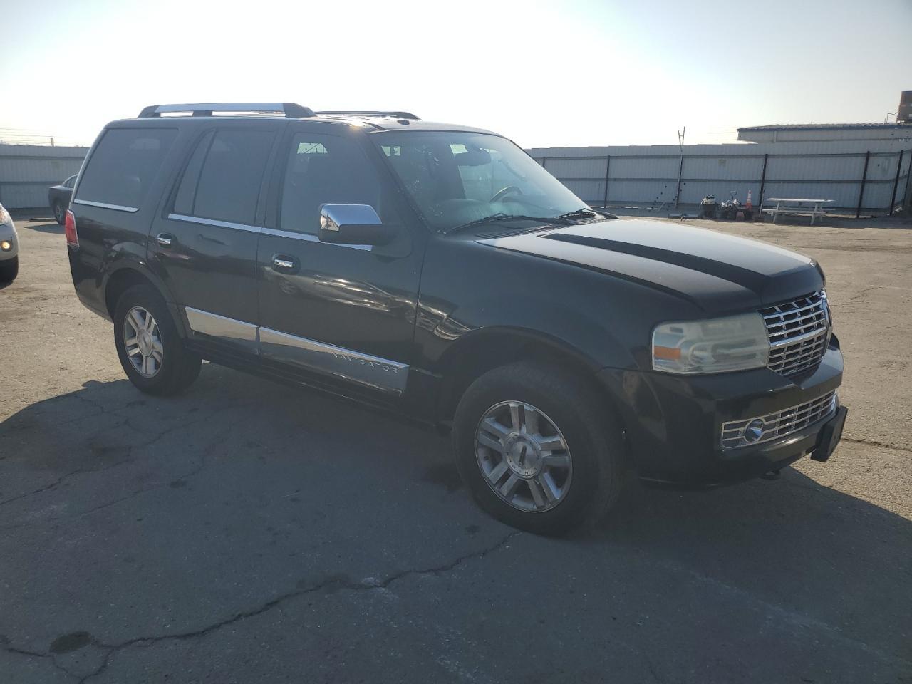 2011 LINCOLN Navigator