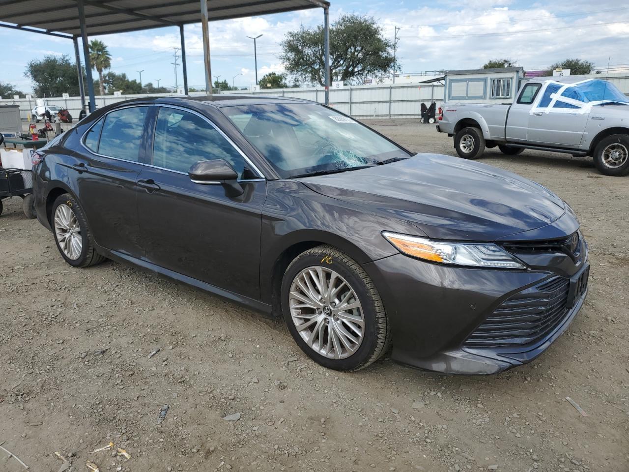 2018 TOYOTA CAMRY