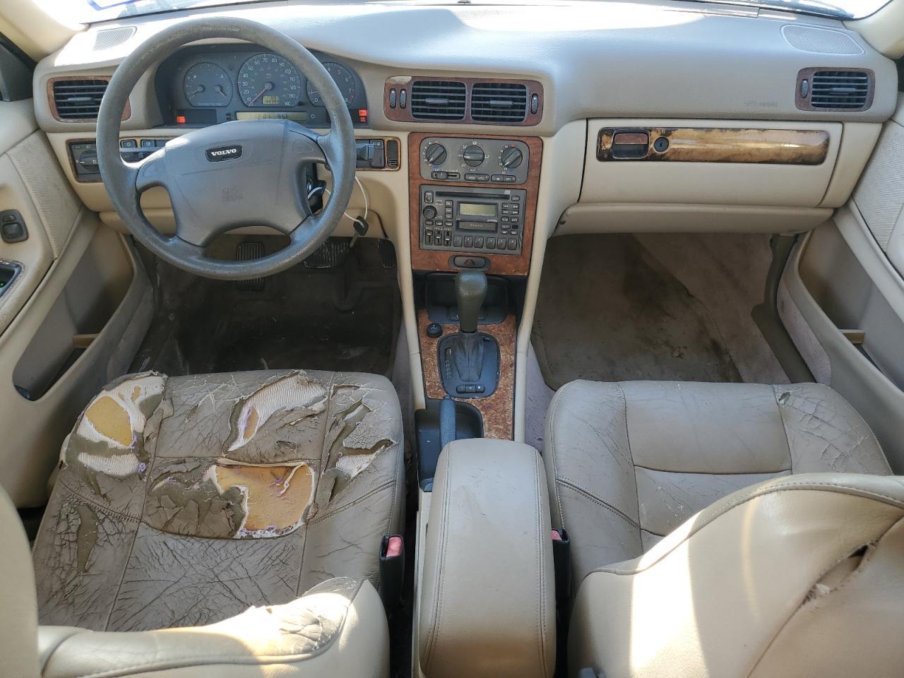 1998 VOLVO V70