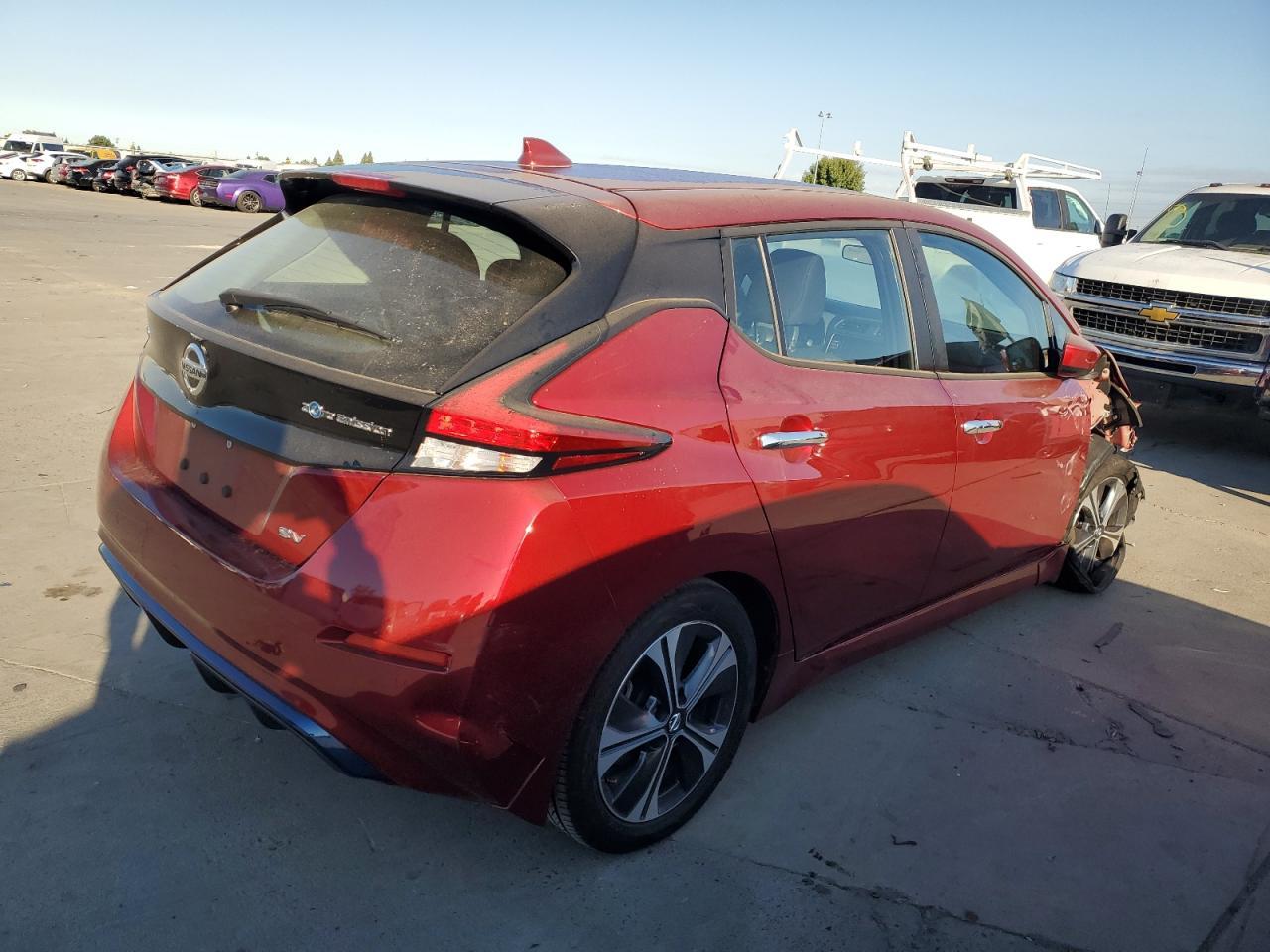2022 NISSAN LEAF