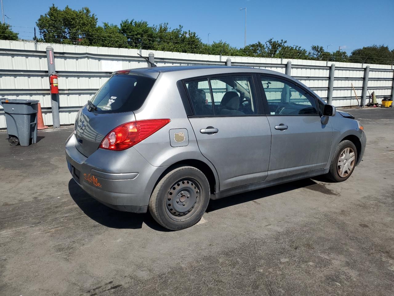 2011 NISSAN VERSA