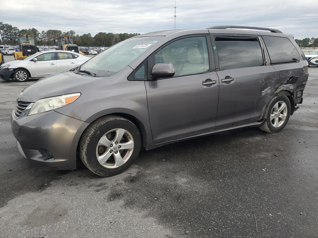 2014 TOYOTA SIENNA