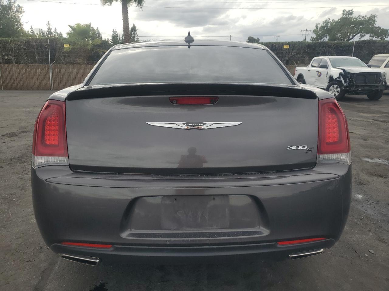 2019 CHRYSLER 300