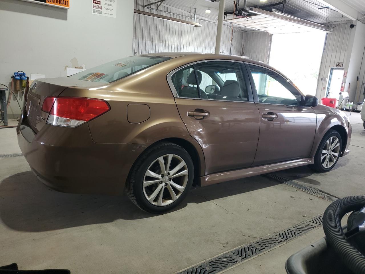 2013 SUBARU Legacy