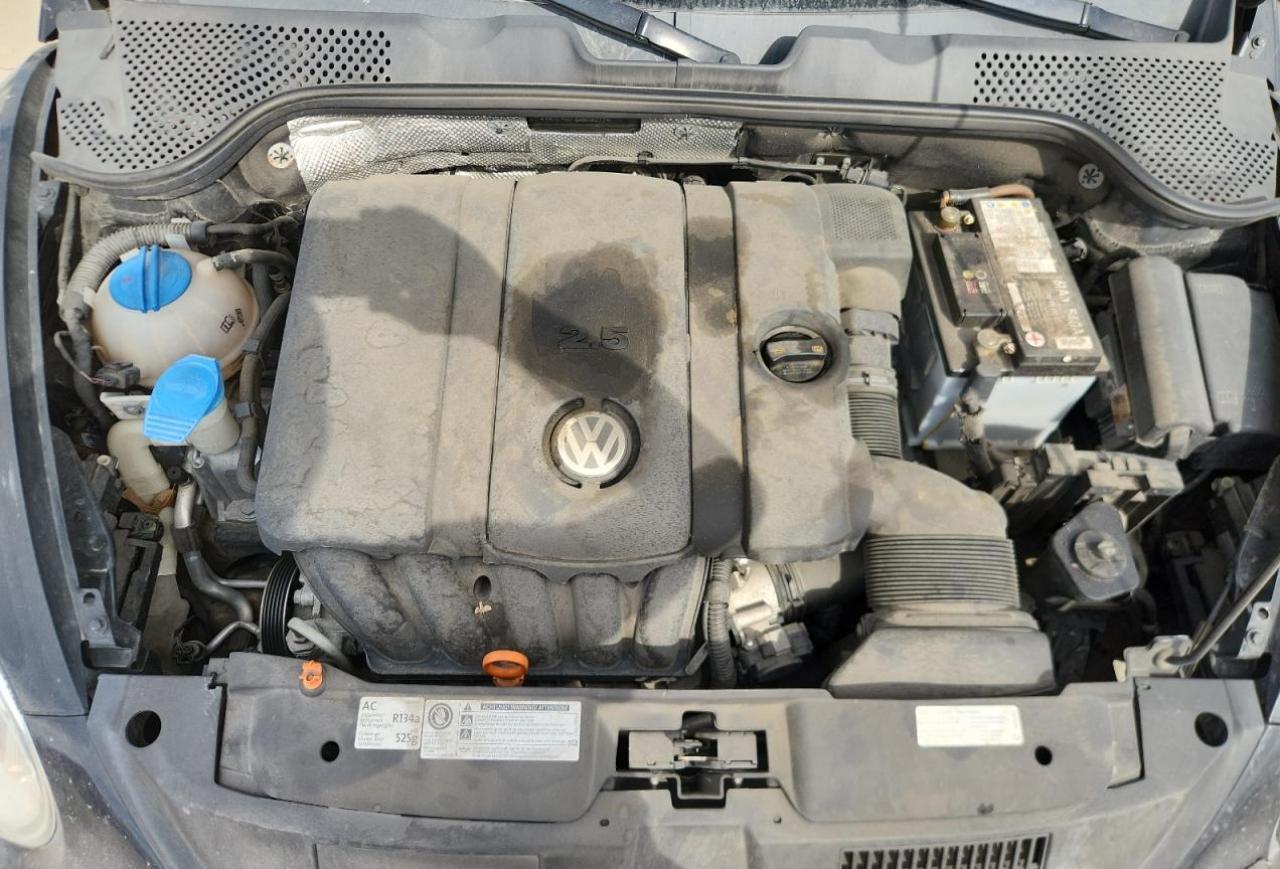 2012 VOLKSWAGEN Beetle