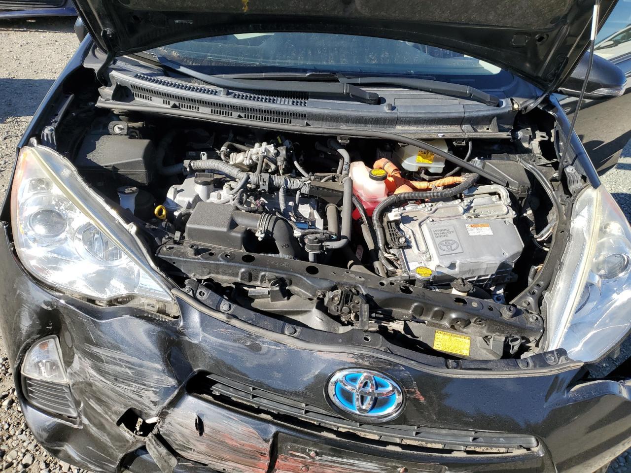 2014 TOYOTA Prius c