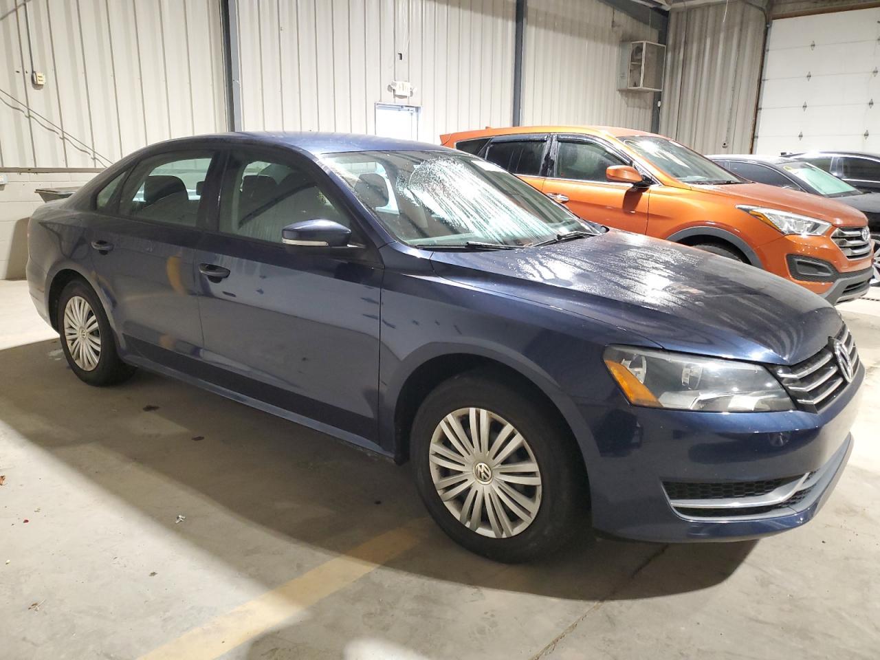 2014 VOLKSWAGEN Passat