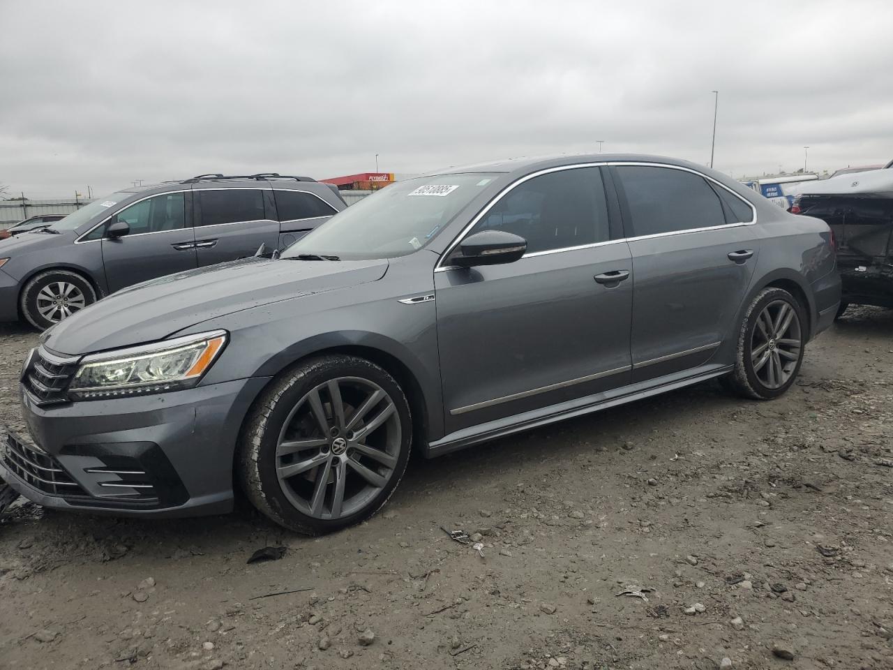 2017 VOLKSWAGEN Passat