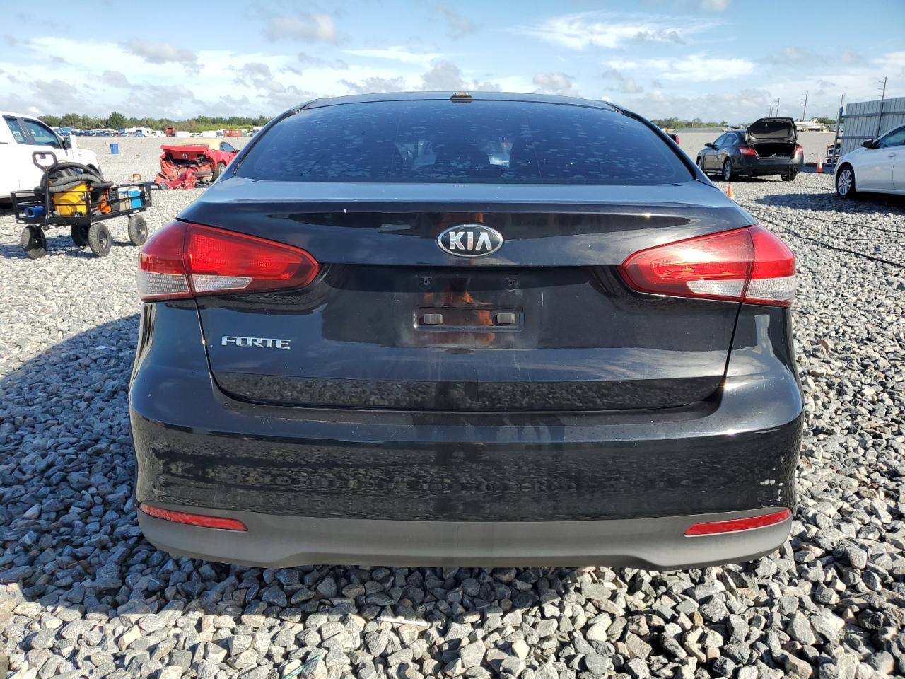 2017 KIA FORTE