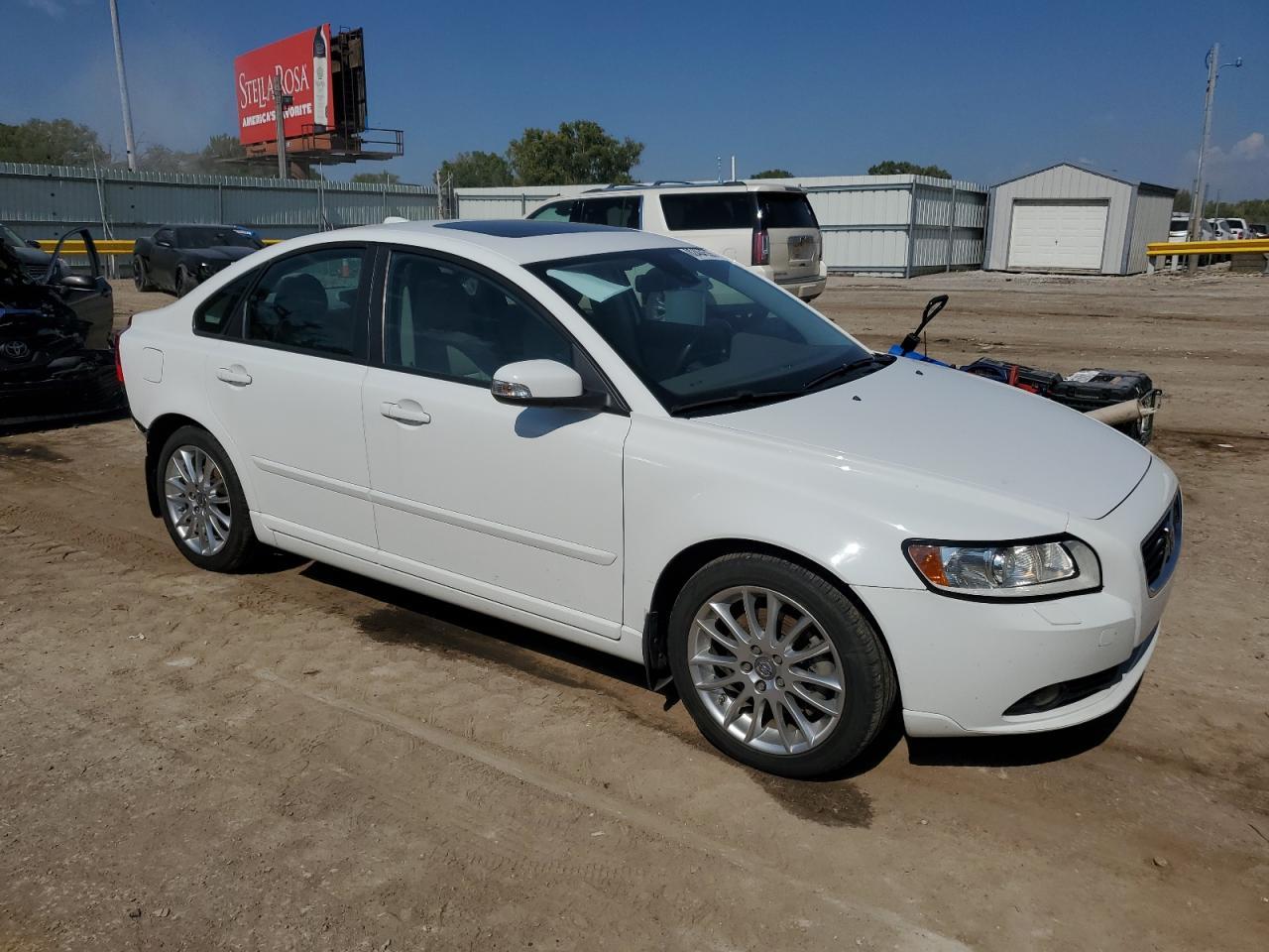 2009 VOLVO S40