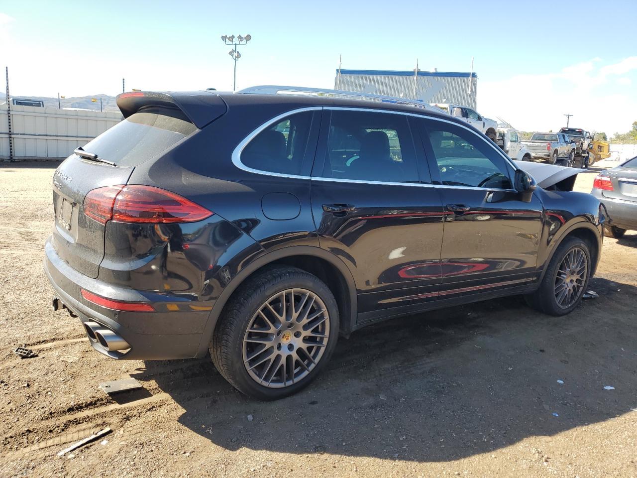 2016 PORSCHE CAYENNE