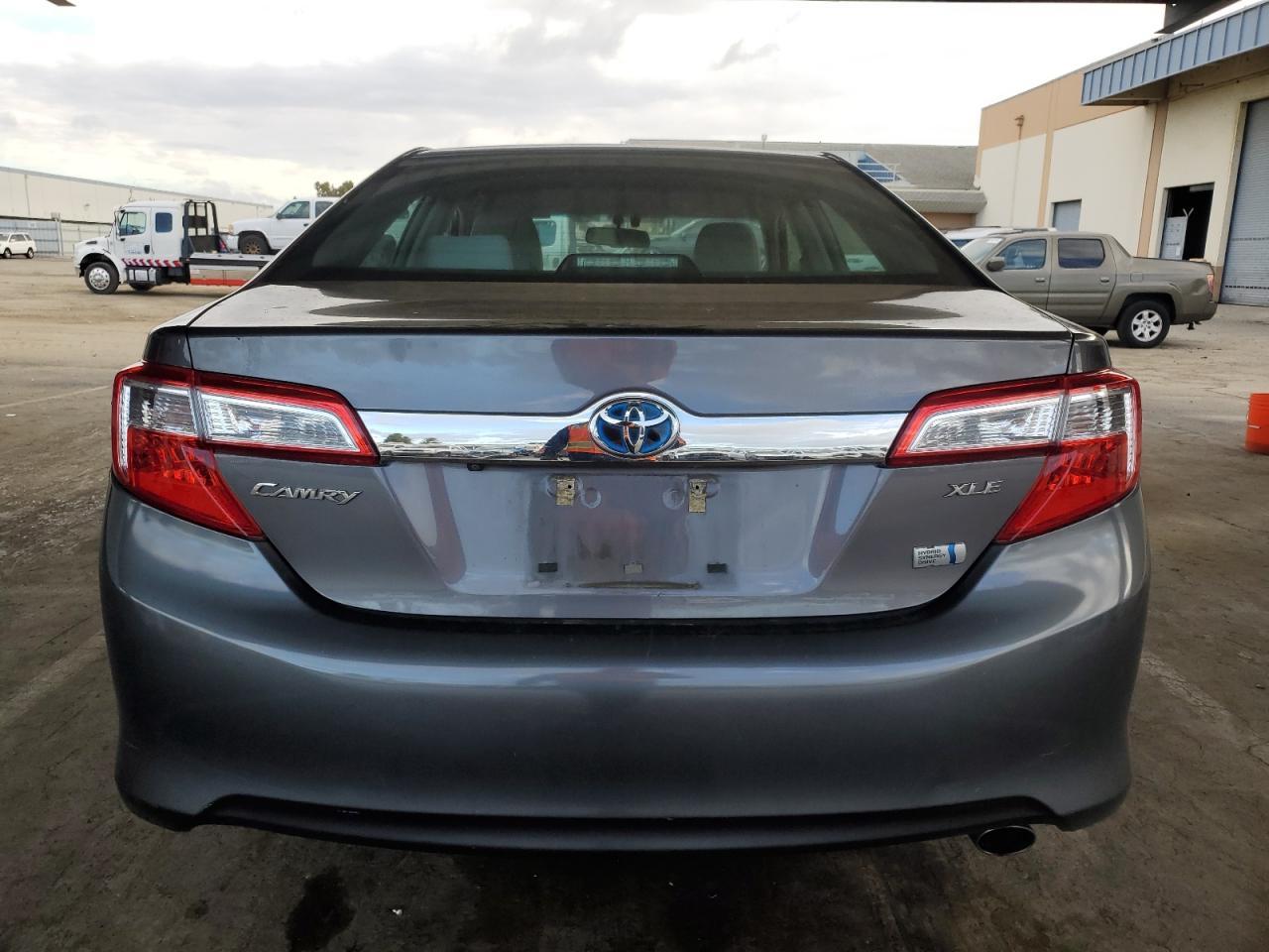 2014 TOYOTA CAMRY