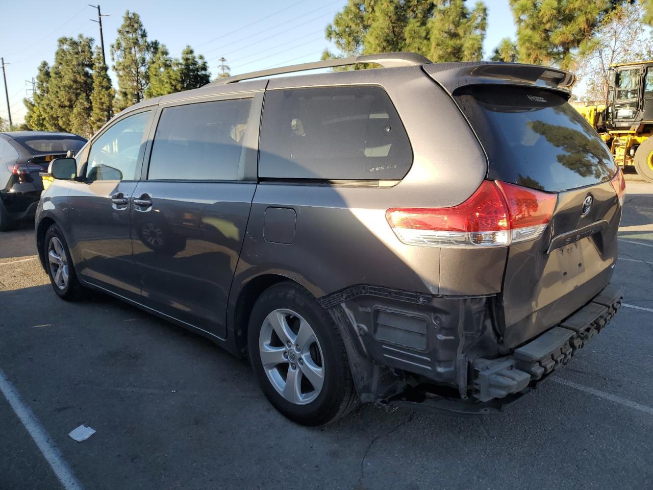 2014 TOYOTA SIENNA