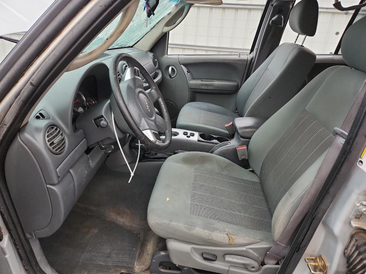 2005 JEEP Liberty