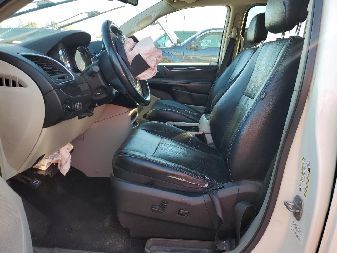 2011 CHRYSLER Town & Country