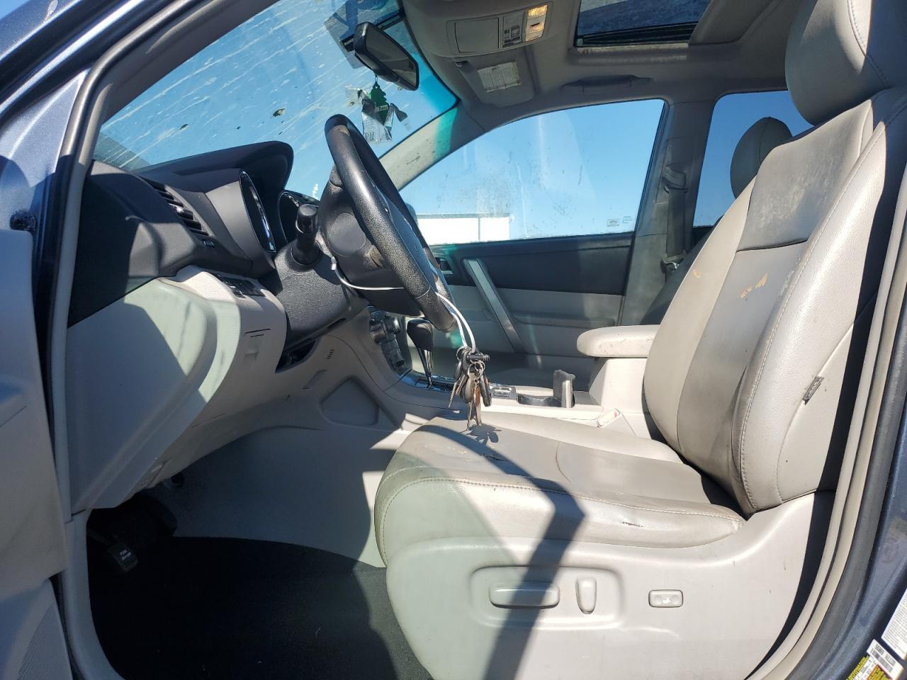 2012 TOYOTA HIGHLANDER