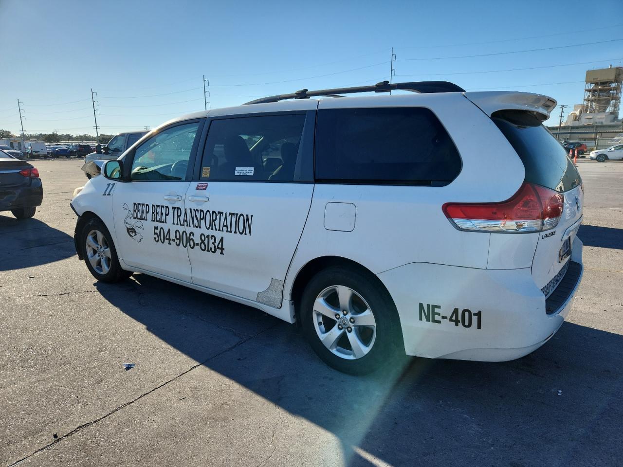2011 TOYOTA SIENNA