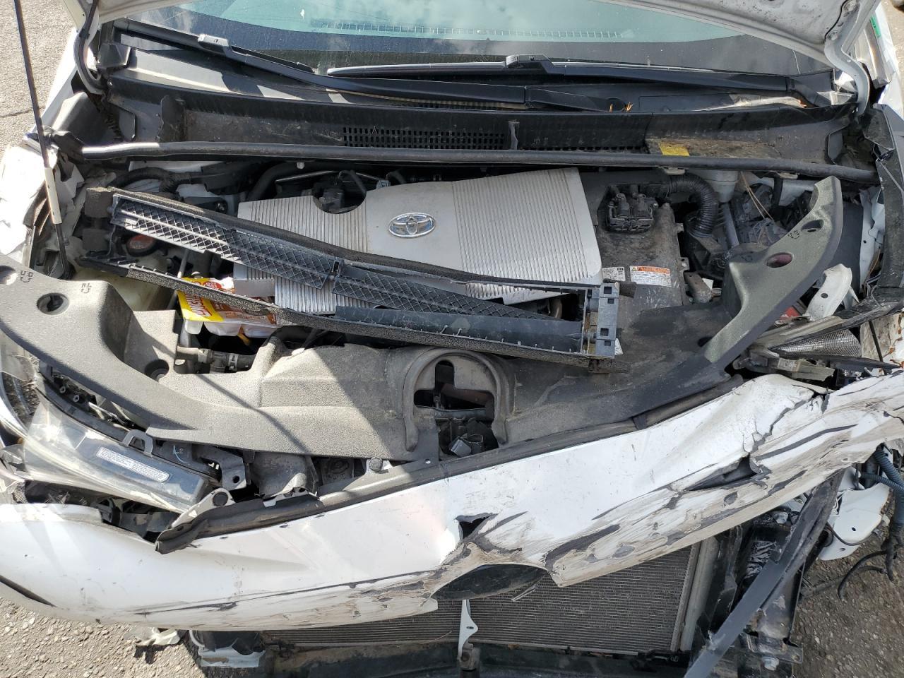 2016 TOYOTA PRIUS