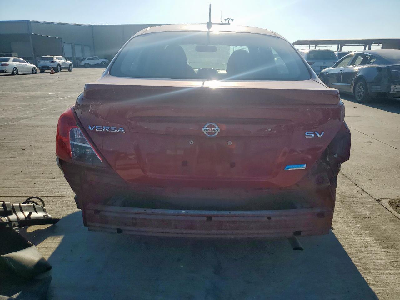 2015 NISSAN VERSA
