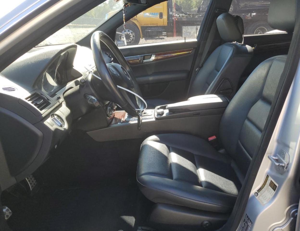 2011 MERCEDES-BENZ C-CLASS