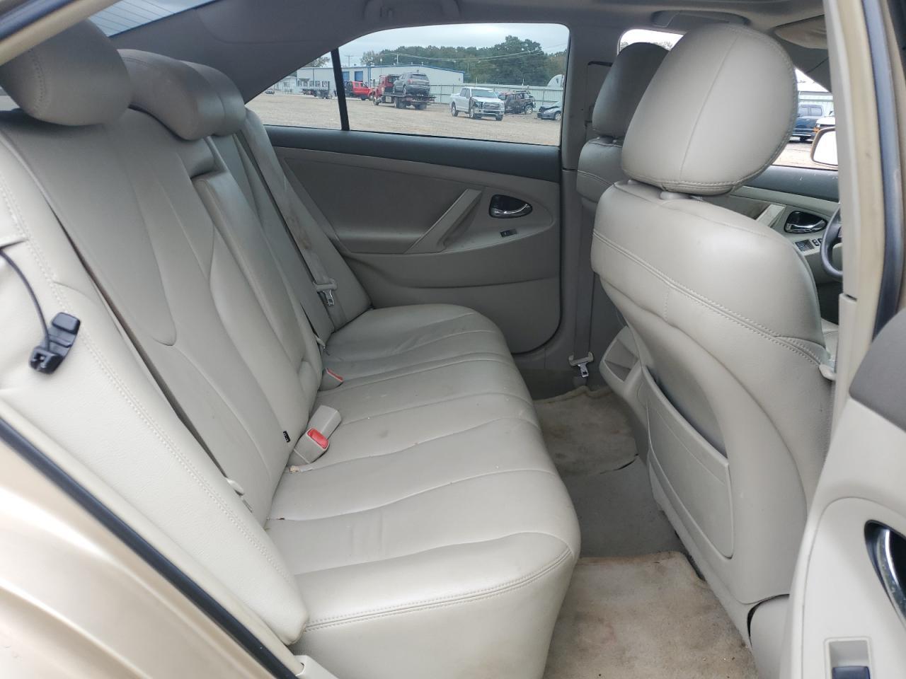 2010 TOYOTA CAMRY