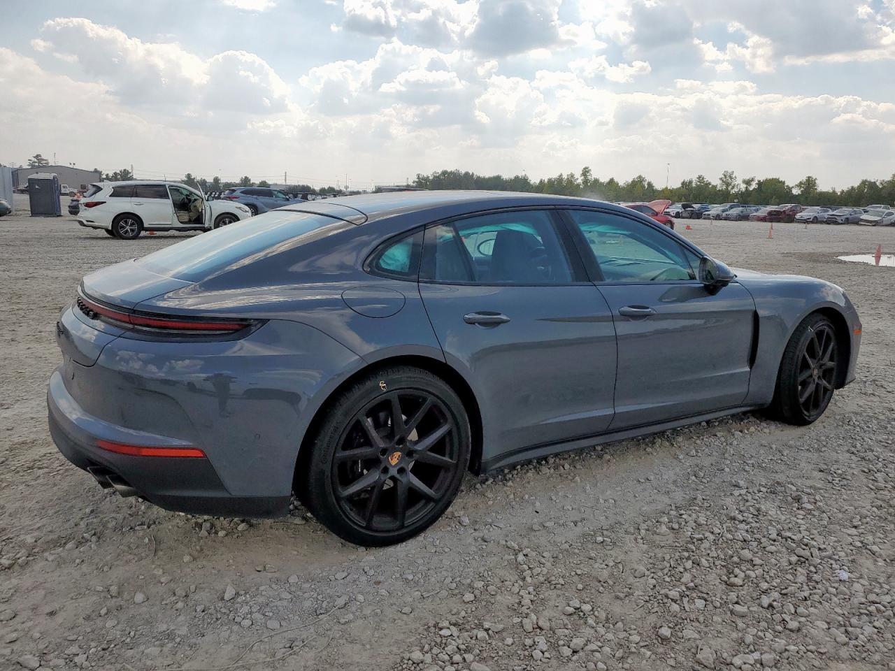 2025 PORSCHE Panamera