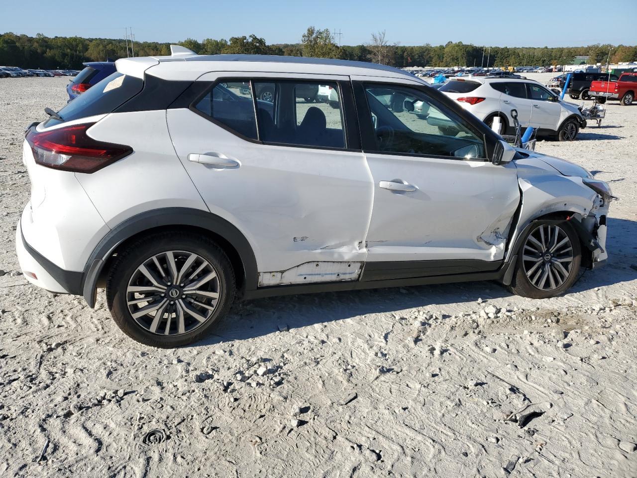 2021 NISSAN KICKS