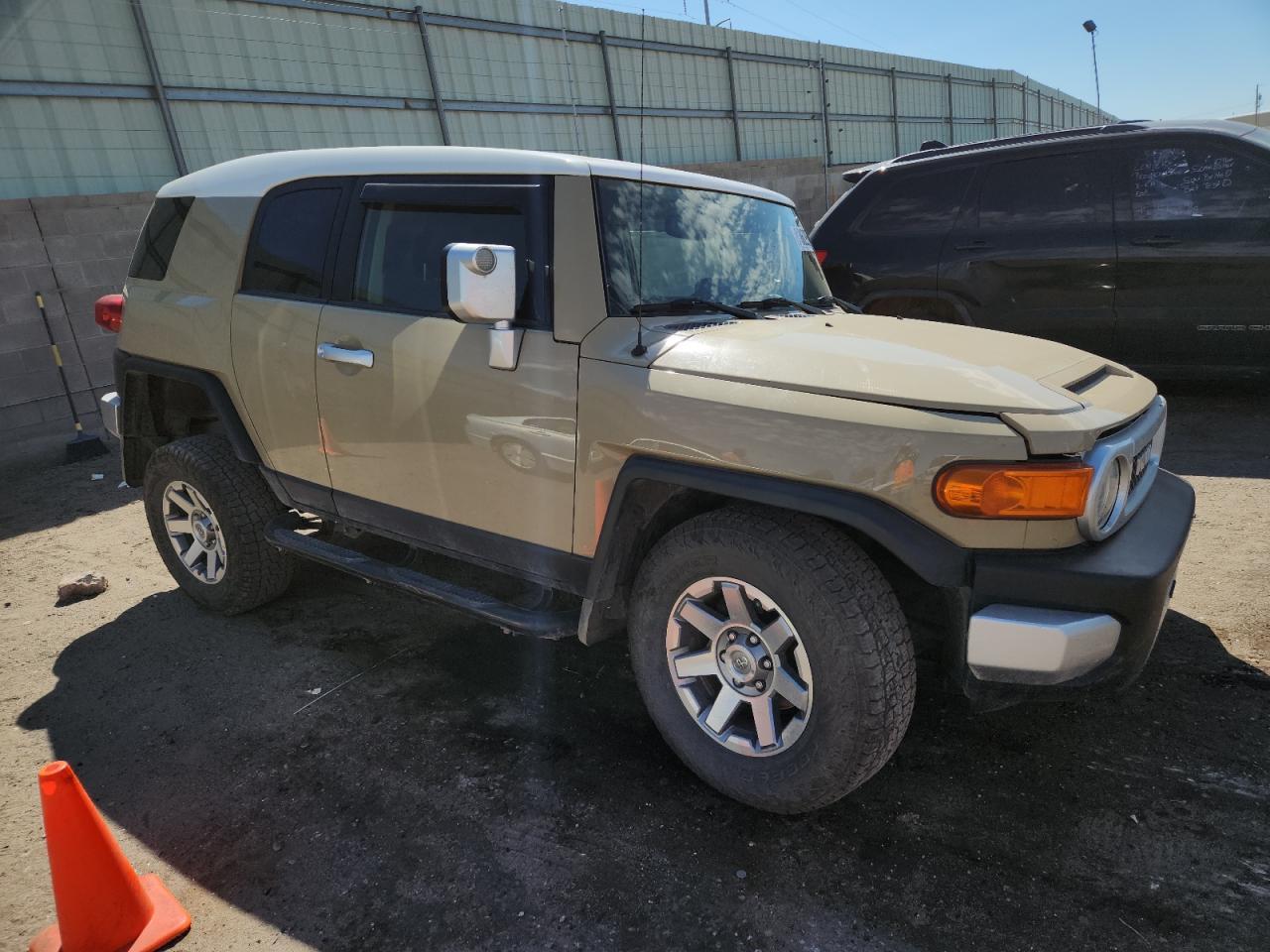 2014 TOYOTA FJ Cruiser