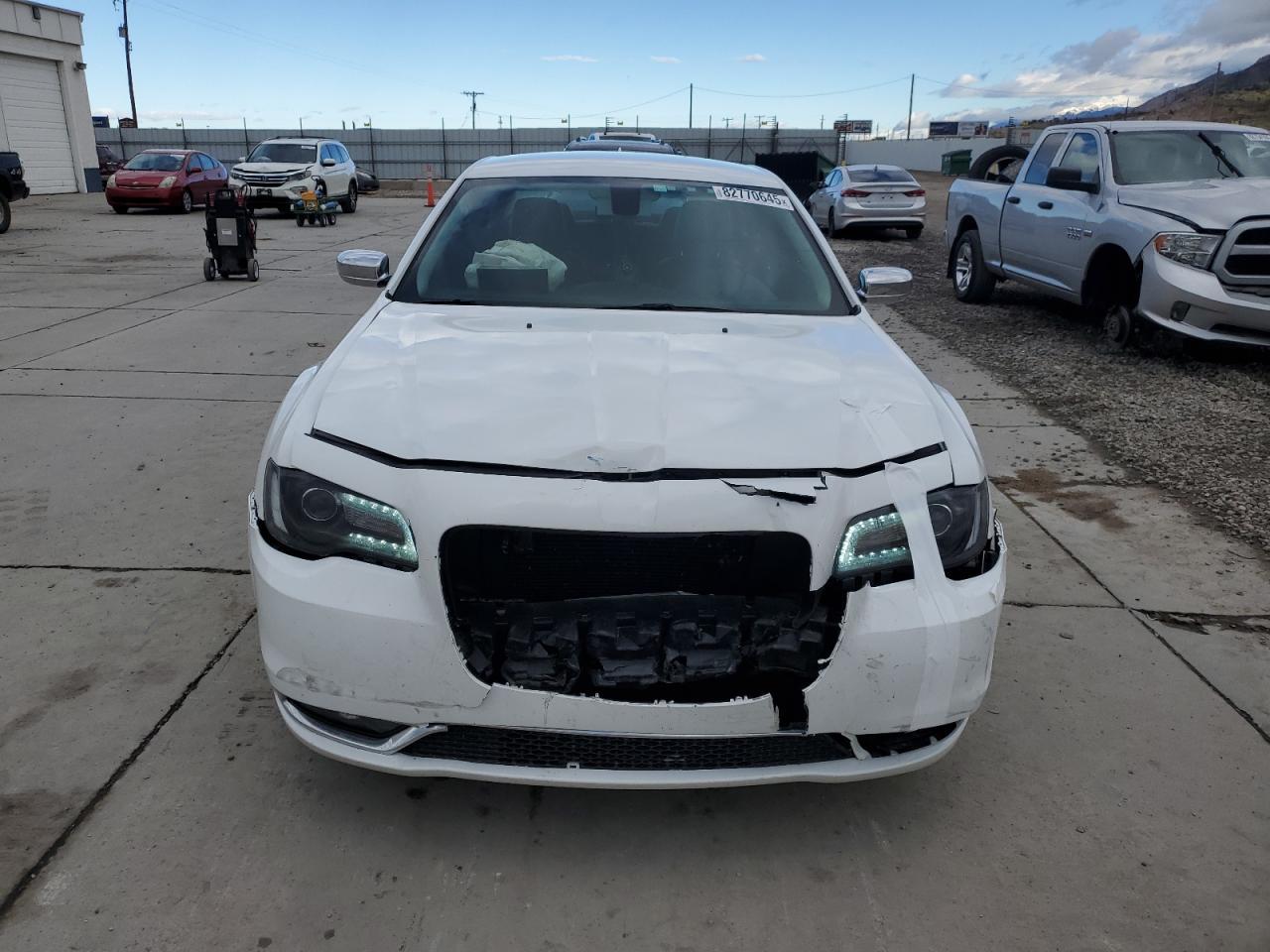 2019 CHRYSLER 300