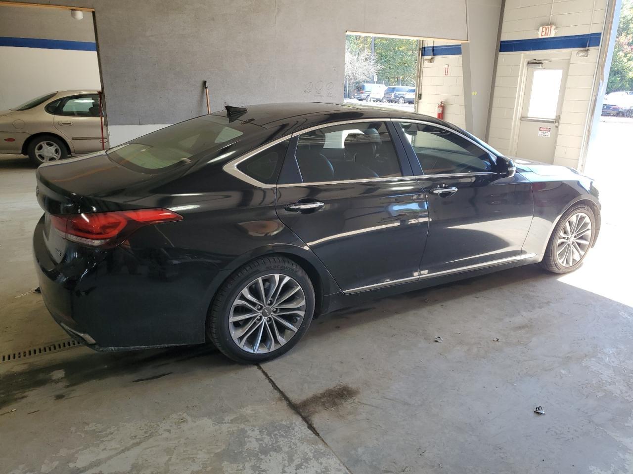 2015 HYUNDAI GENESIS