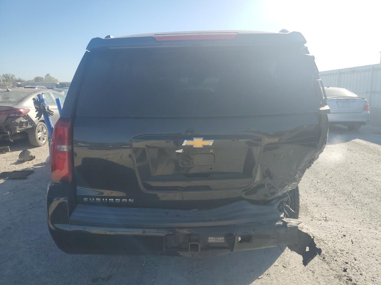 2016 CHEVROLET Suburban