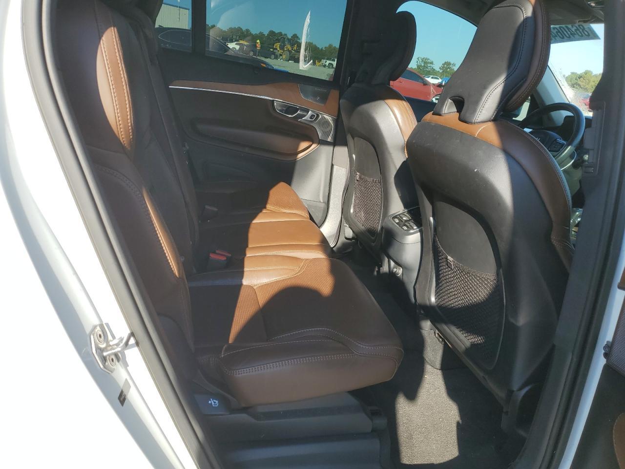 2019 VOLVO XC90
