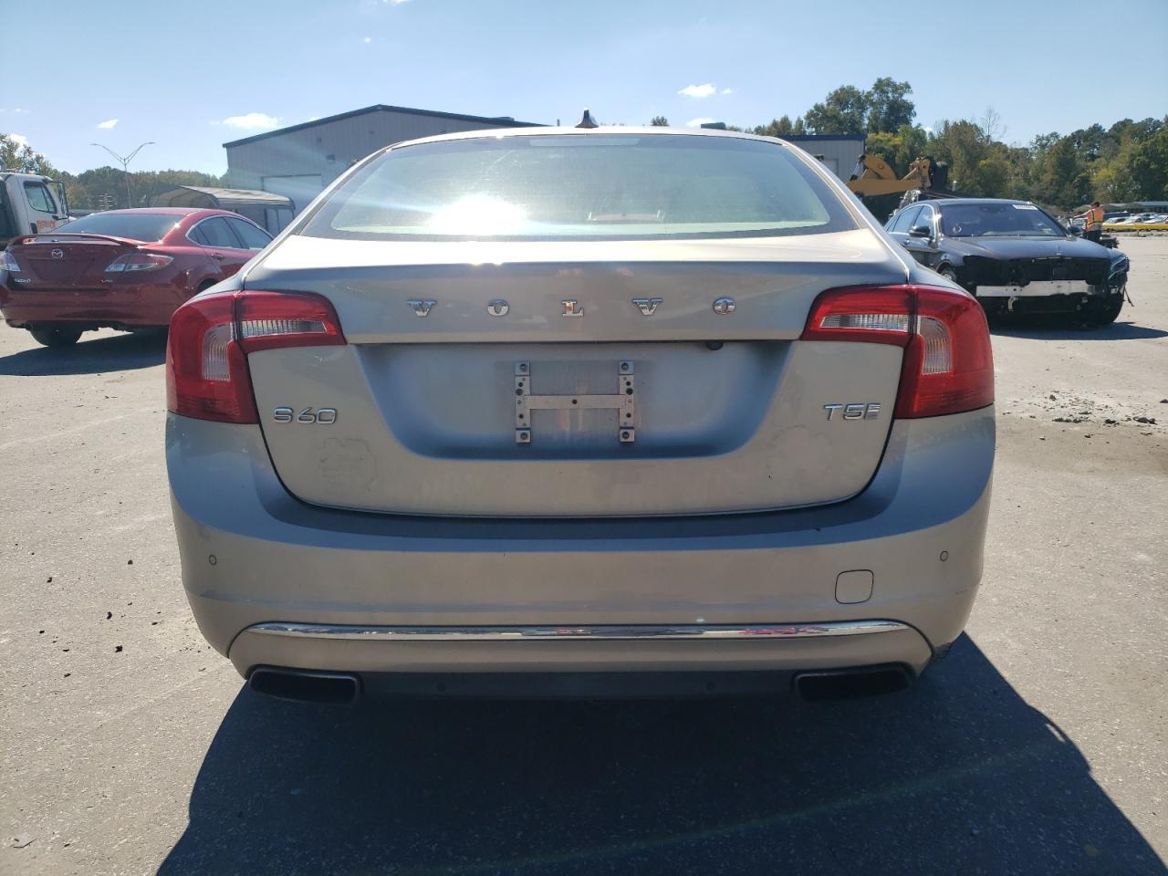 2016 VOLVO S60