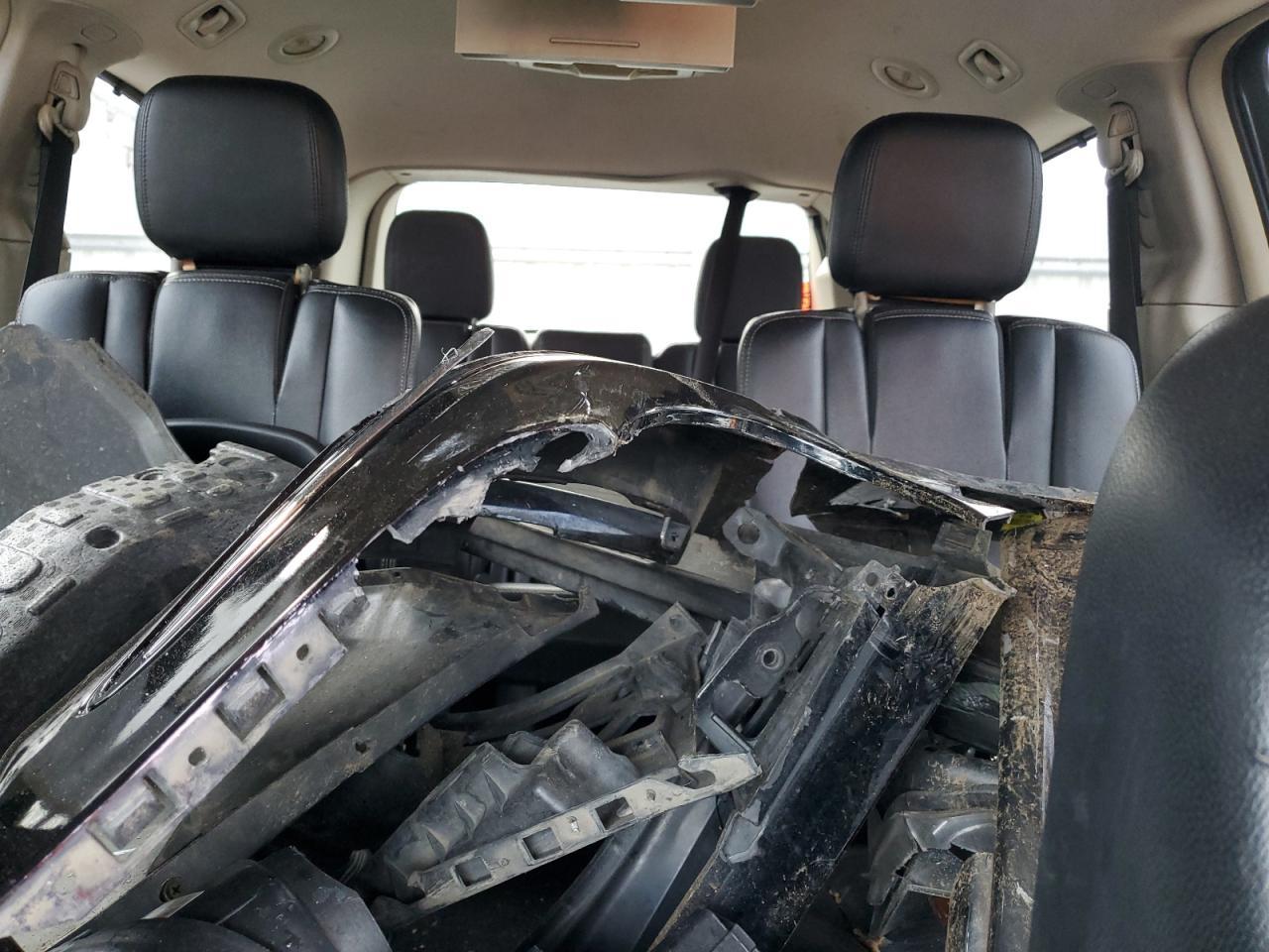 2012 CHRYSLER Town & Country