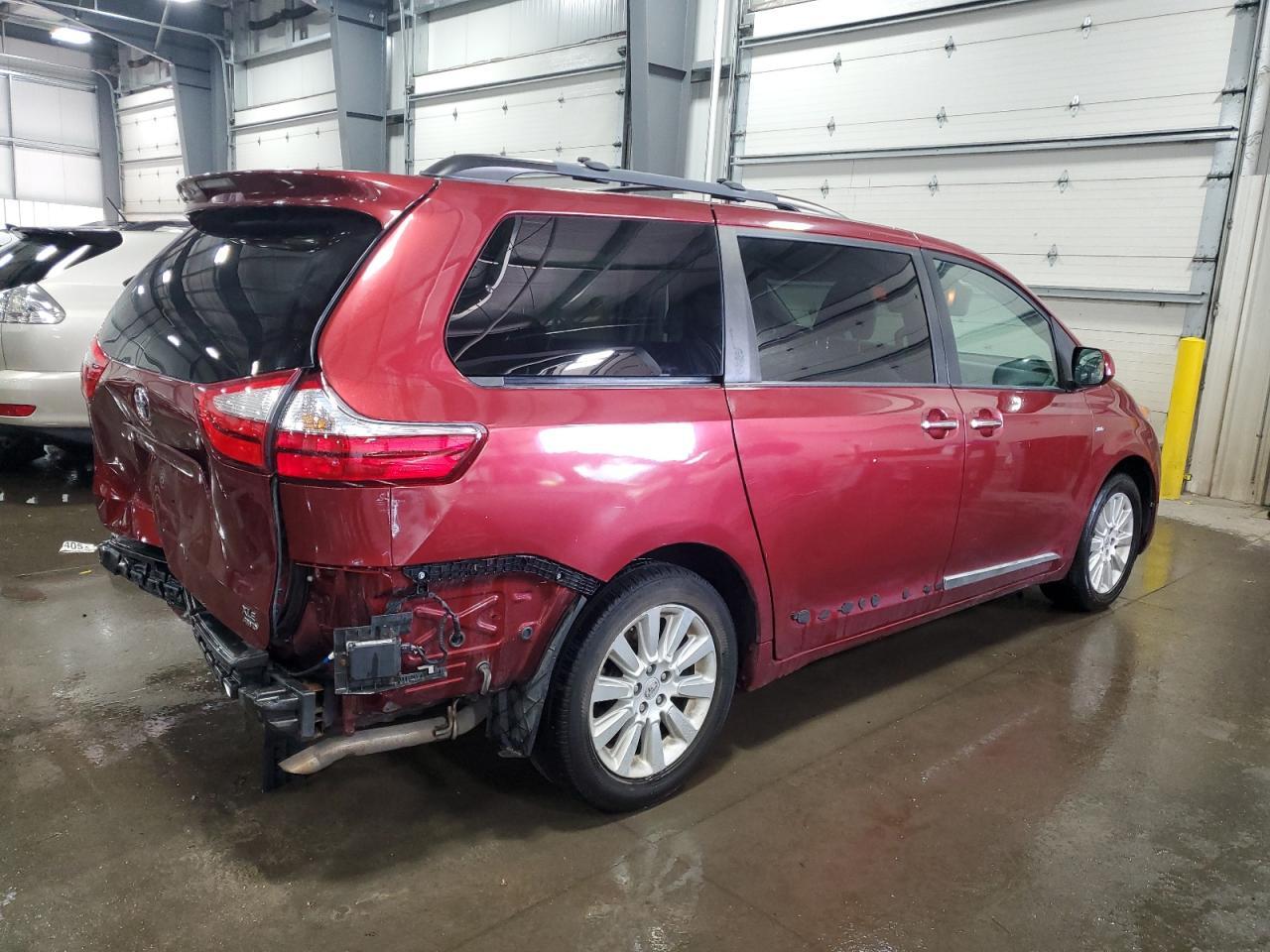 2016 TOYOTA SIENNA
