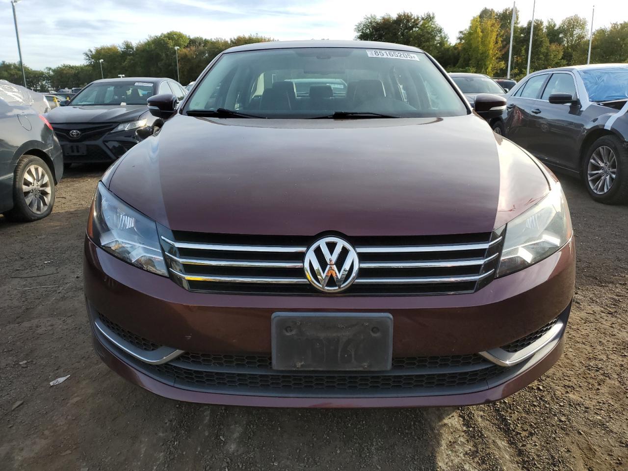 2012 VOLKSWAGEN Passat