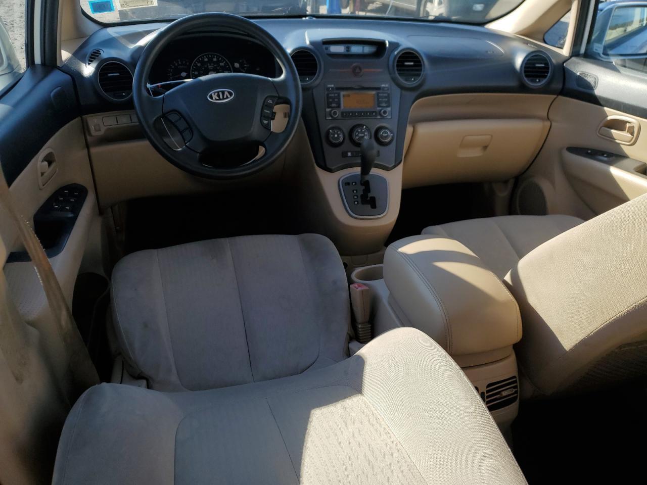2010 KIA RONDO