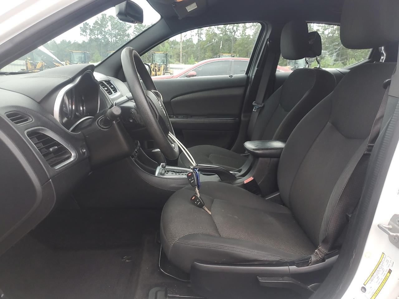 2014 DODGE Avenger