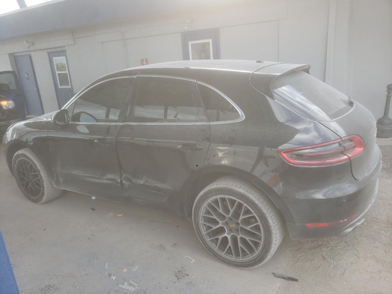 2018 PORSCHE Macan