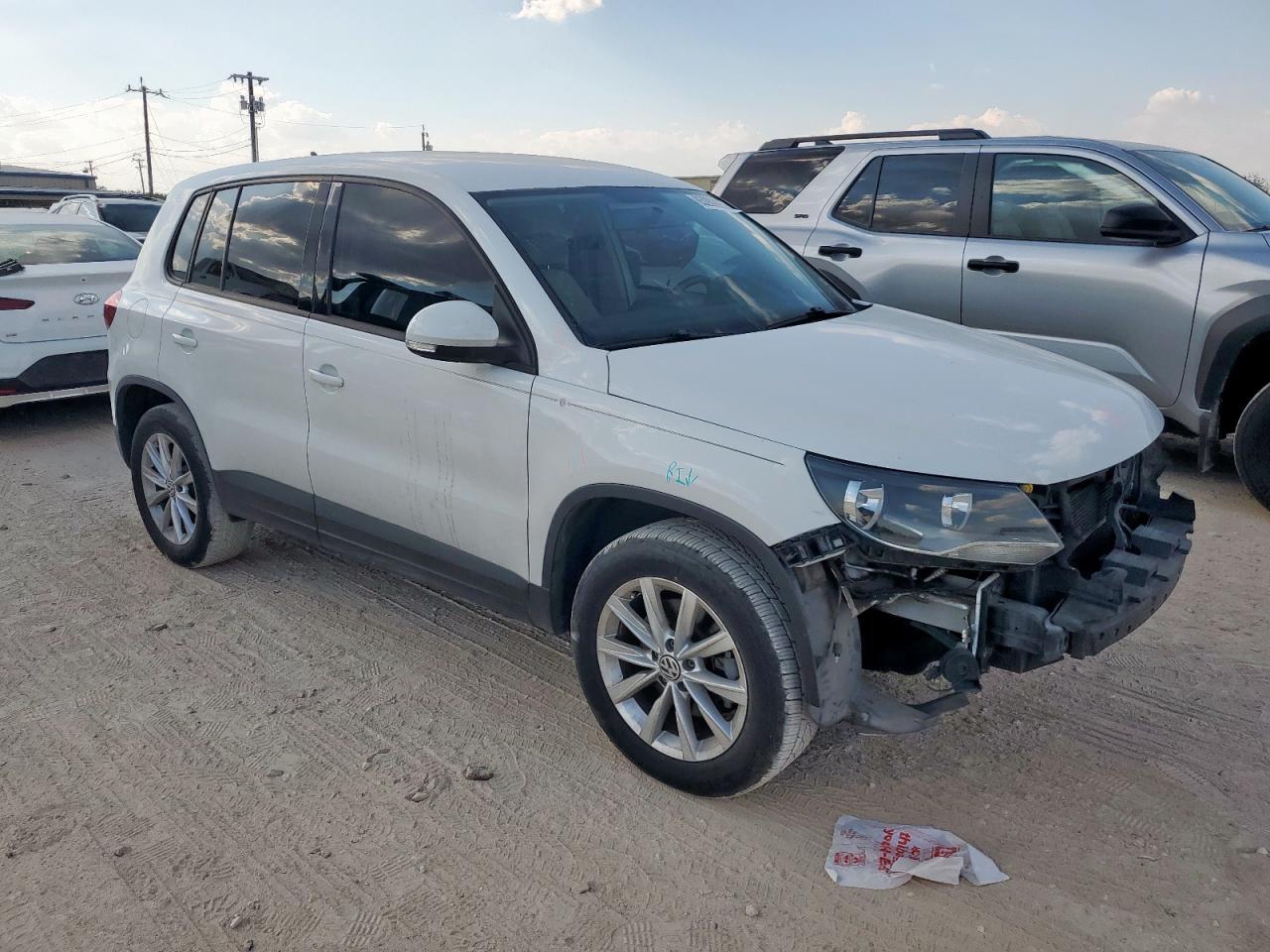 2014 VOLKSWAGEN TIGUAN