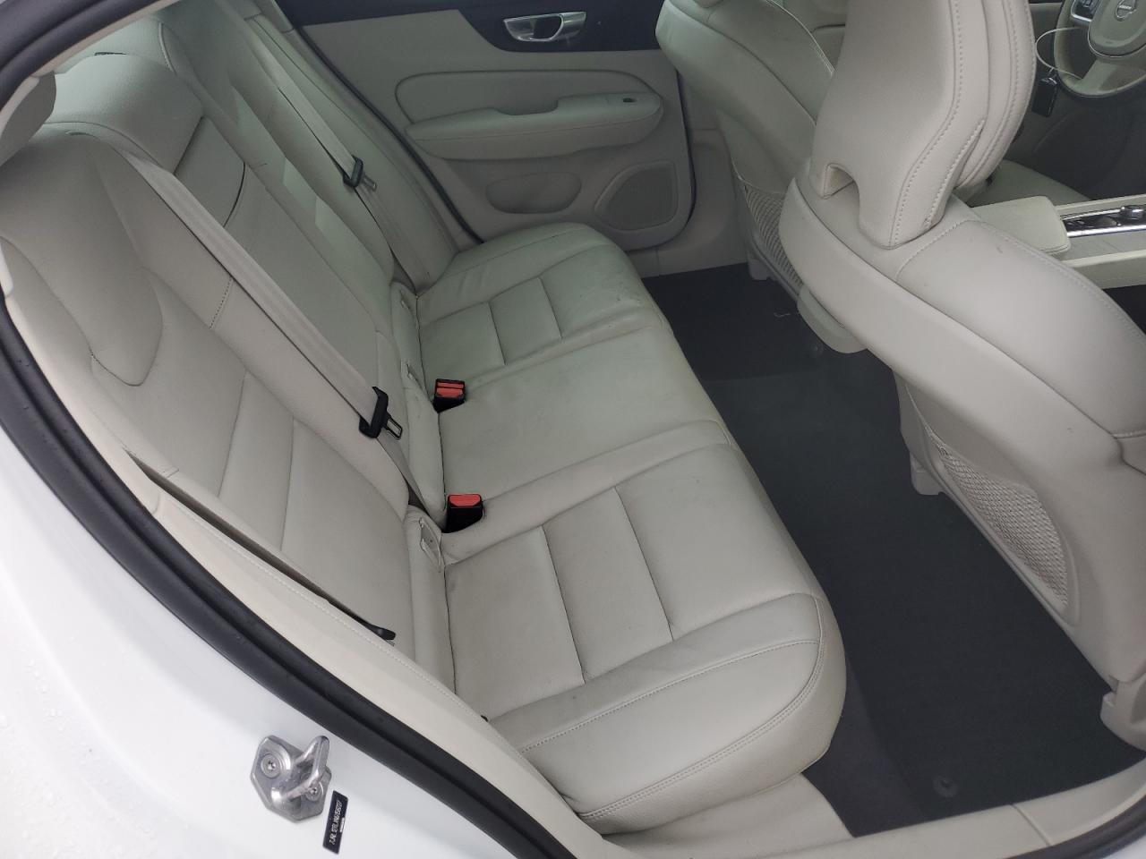 2022 VOLVO S60