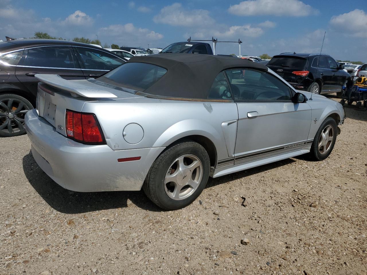 2001 FORD MUSTANG