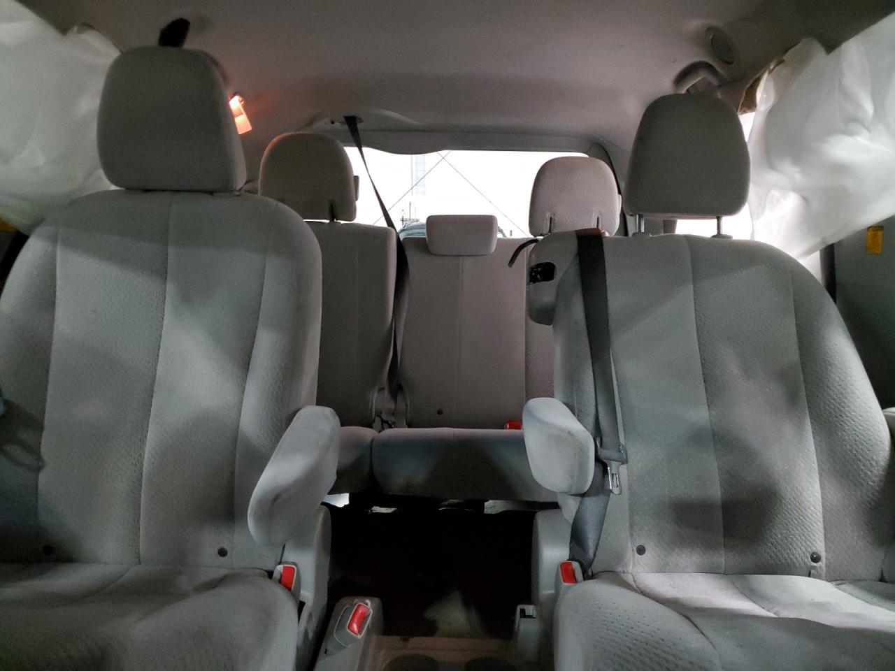 2013 TOYOTA SIENNA