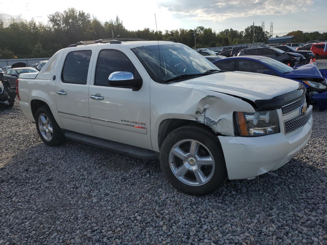 2013 CHEVROLET Avalanche