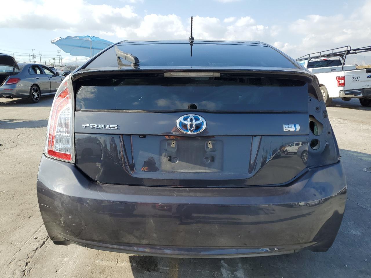2015 TOYOTA PRIUS