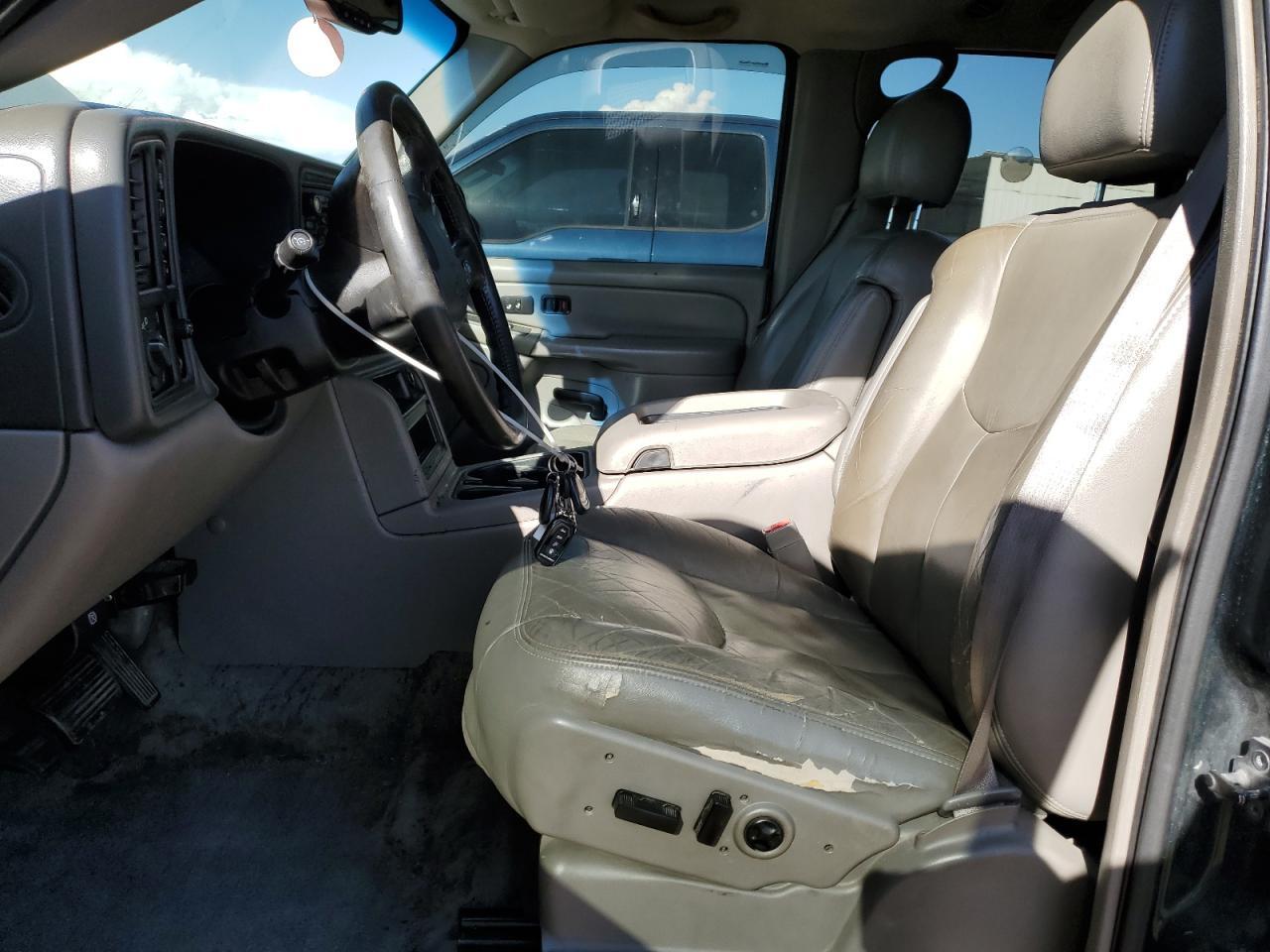 2004 CHEVROLET Tahoe